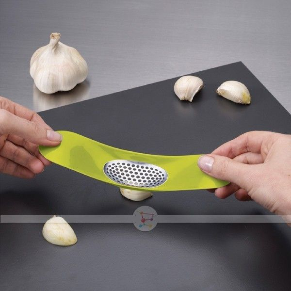 Пресс для чеснока - лодочка Joseph Joseph Rocker, зеленый, 9,0 х 5,0 х 3,5 см