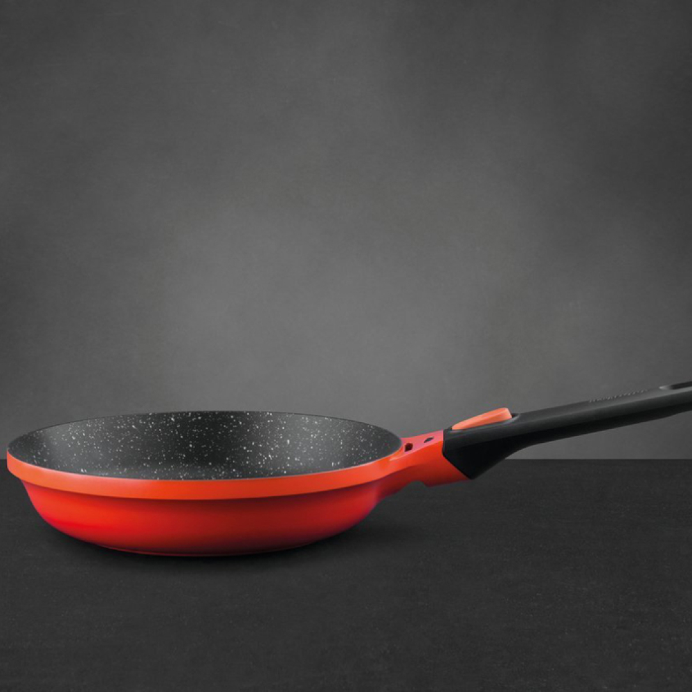 Сковорода с антипригарным покрытием BergHOFF STAY COOL, красный, диам. 24 см, 1,7 л