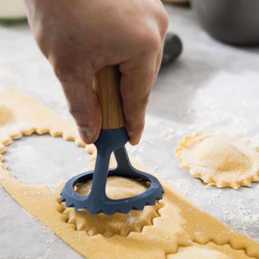 Нож для равиоли BergHOFF LEO, деревянная ручка, диам. 8 см