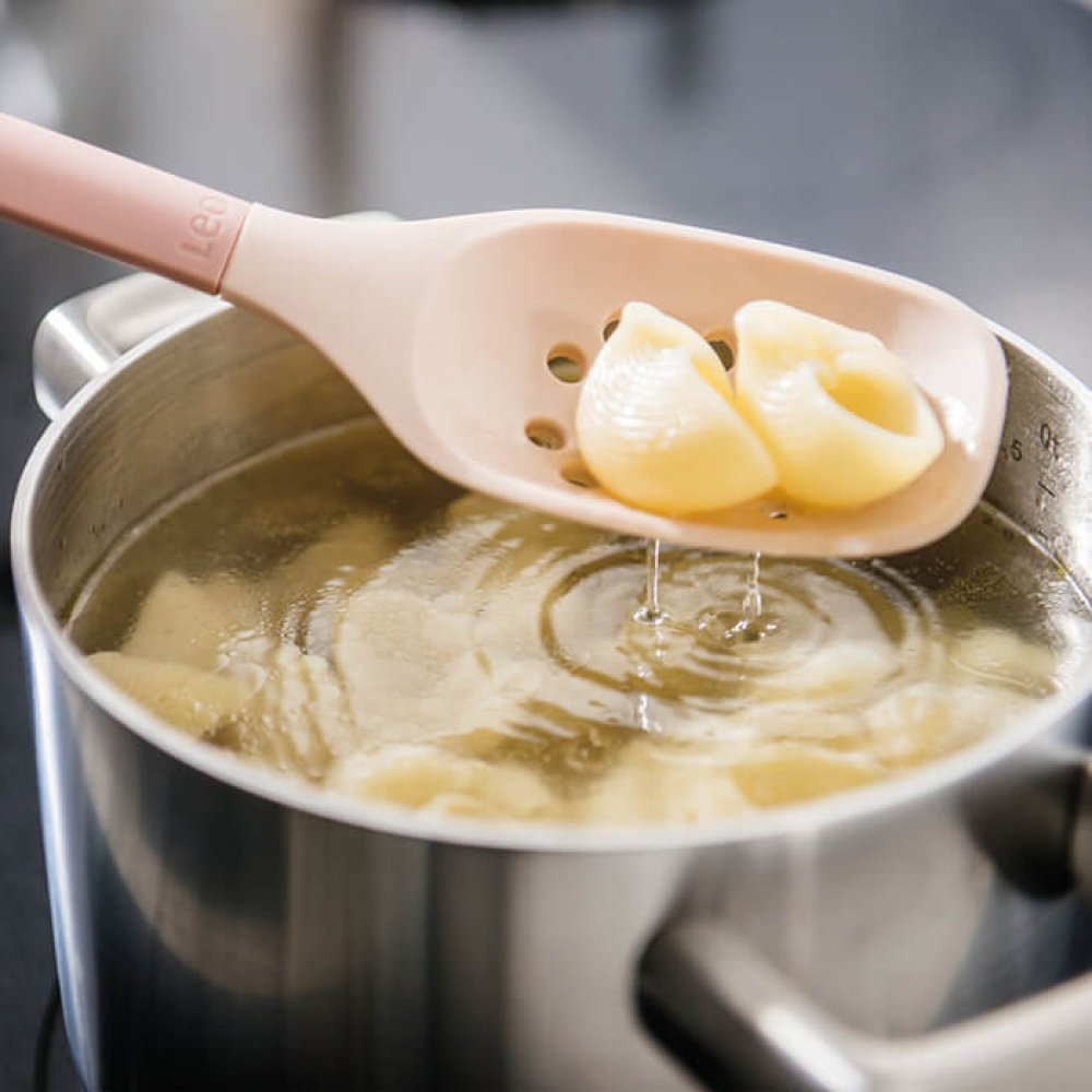 Шумовка пластиковая BergHOFF LEO, розовая, 32,5 см