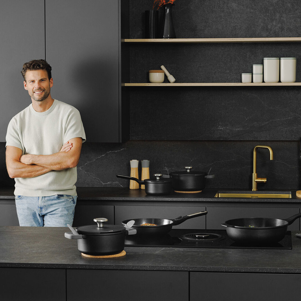 Ковш с антипригарным покрытием BergHOFF LEO PHANTOM, диам. 18 см, 2 л