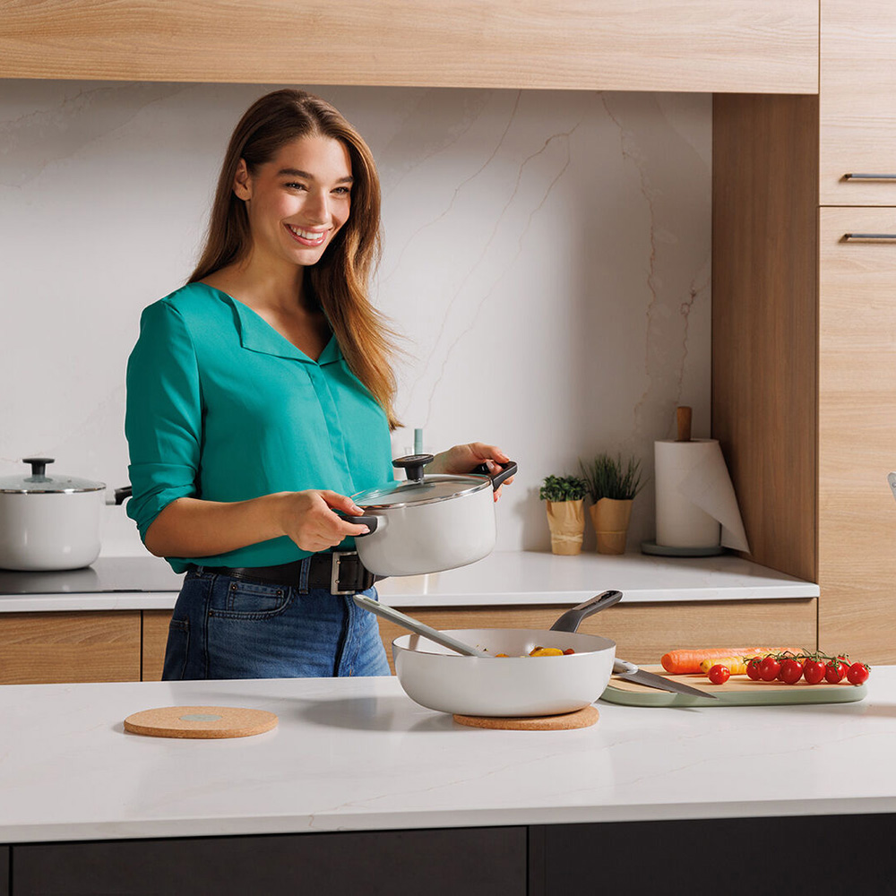 Кастрюля с антипригарным покрытием BergHOFF LEO GLINTS SPIRIT, диам. 20 см, 2,8 л