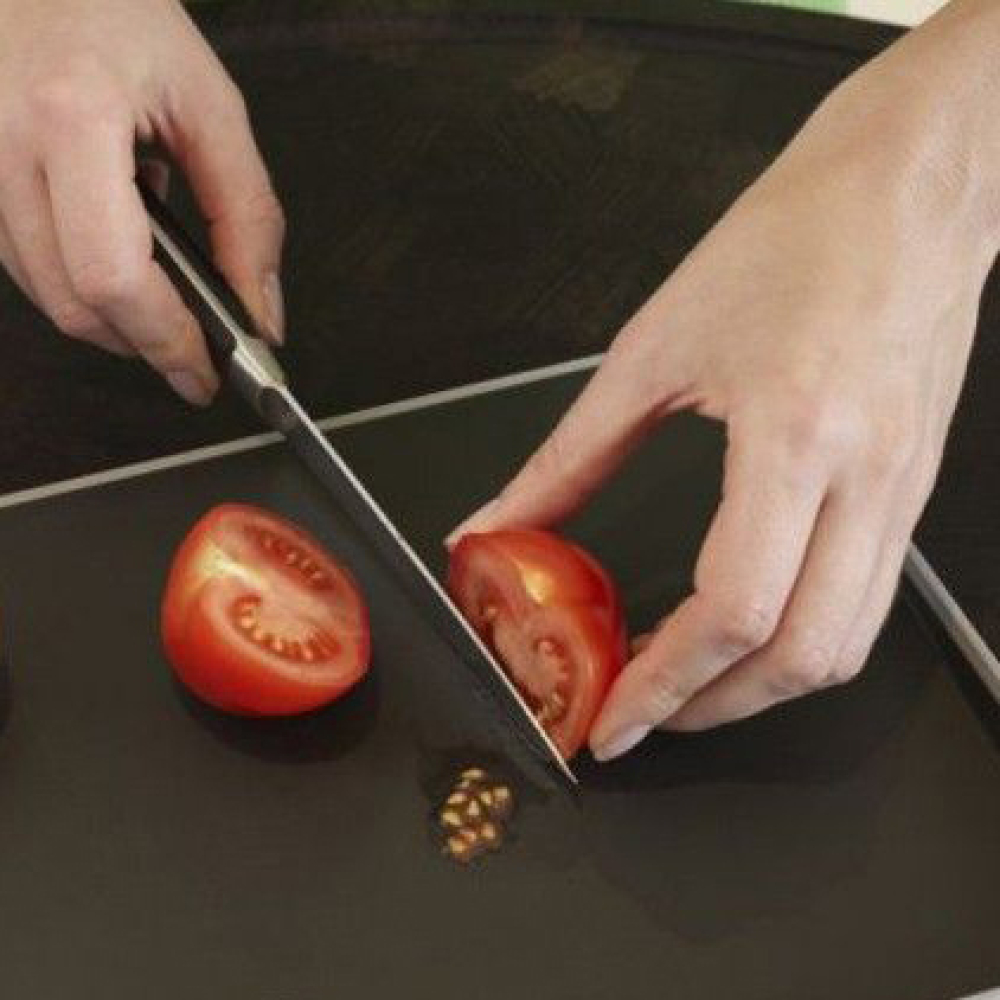 Двухсторонняя разделочная доска с шипами Joseph Joseph Cut And Carve, черная, 37,5 х 29,5 х 2,5 см