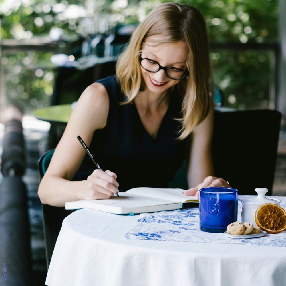 Свеча ароматизированная La Rochere ABEILLE GARDIN d'HIVER, выс. 9,4 см, 200 г