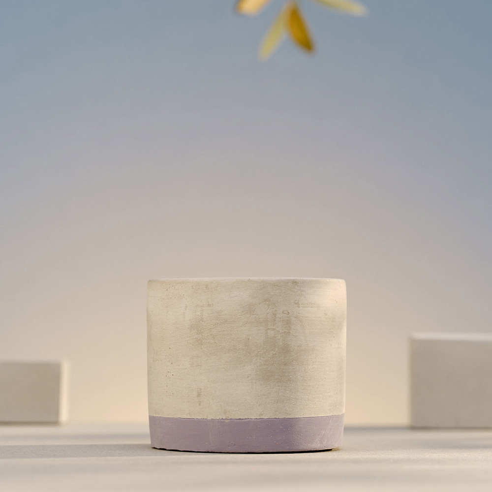 Свічка Bougies La Française у кашпо BETON, лаванда-лемонграс, 9 х 9 х 7,5 см, 180 г