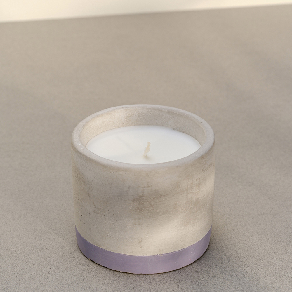 Свічка Bougies La Française у кашпо BETON, лаванда-лемонграс, 9 х 9 х 7,5 см, 180 г
