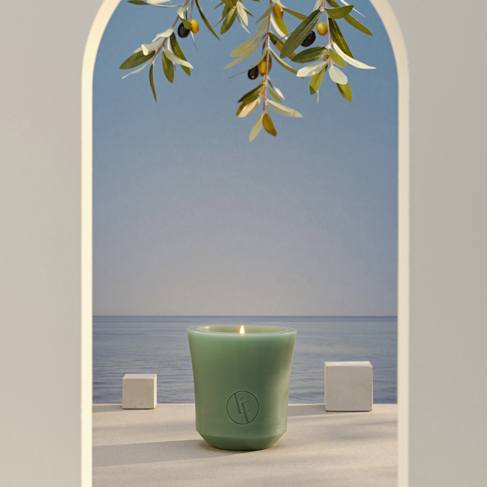 Свеча в подсвечнике из воска Bougies La Française, зеленая, 10 х 11 см, 160 г