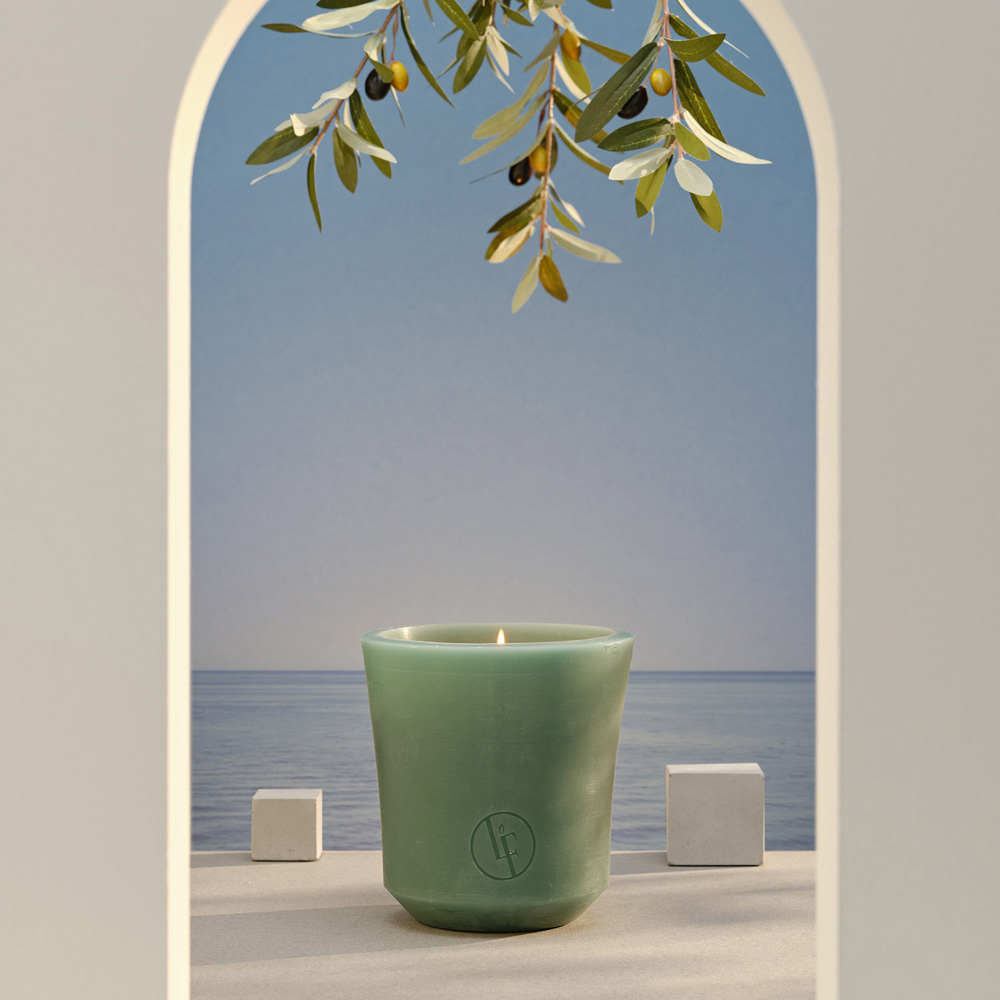 Свеча в подсвечнике из воска Bougies La Française, зеленая, 13 х 13,5 см, 370 г