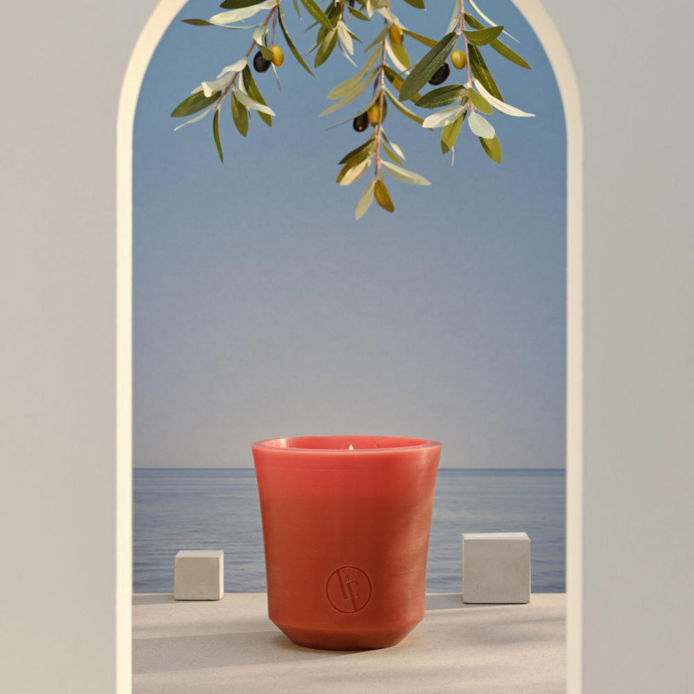 Свеча в подсвечнике из воска Bougies La Française, каштановая, 13 х 13,5 см, 370 г