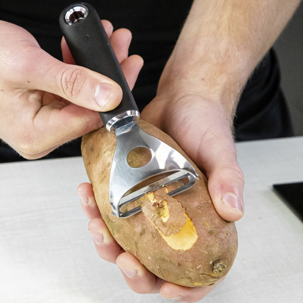 Овощечистка с горизонтальным лезвием Kitchen Craft MASTERCLASS SOFT GRIP