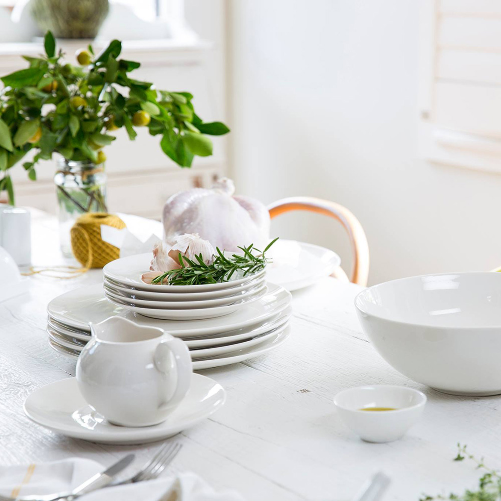 Тарілка десертна Maxwell & Williams WHITE BASICS ROUND порцелянова, діам.19 см